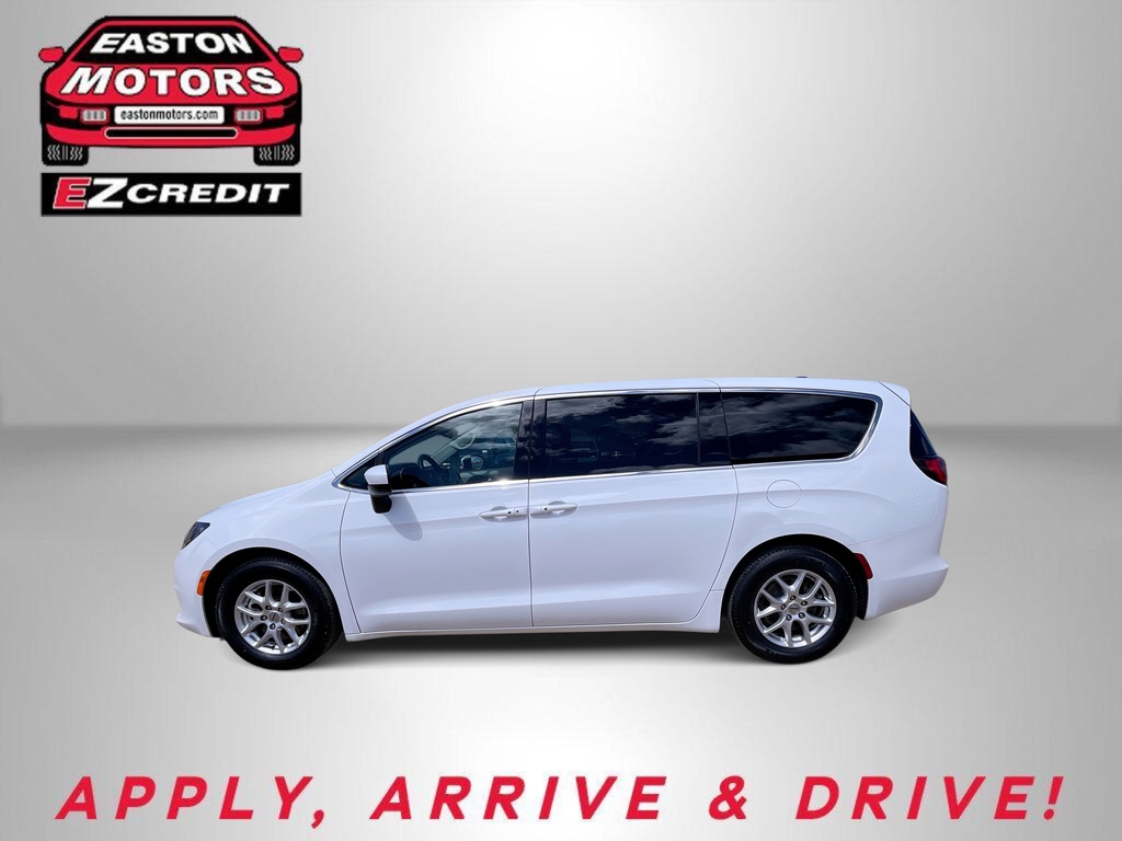 2023 CHRYSLER VOYAGER LX