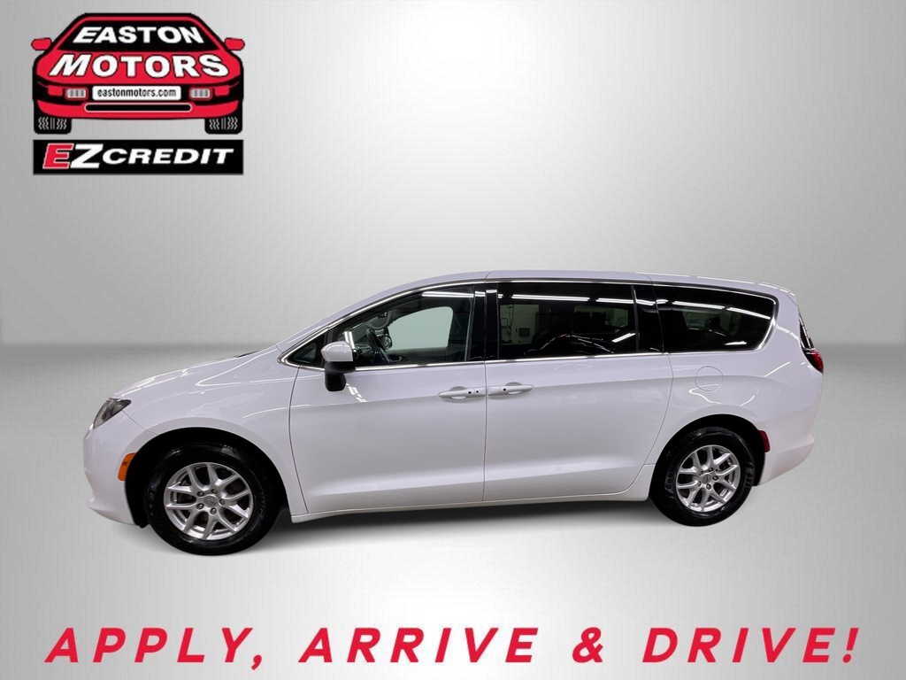 2023 CHRYSLER VOYAGER LX