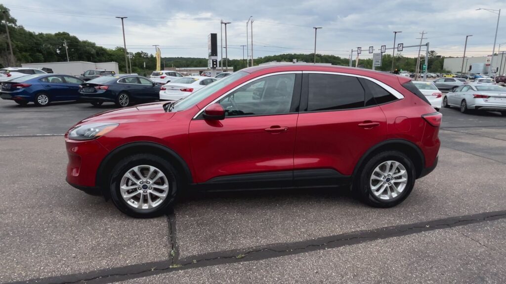 2021 FORD ESCAPE SE