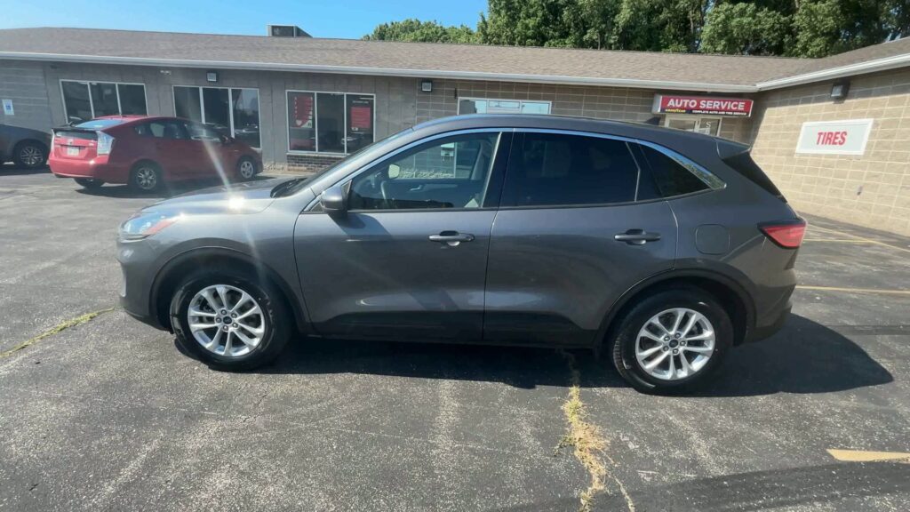2021 FORD ESCAPE HYBRID SE FHE