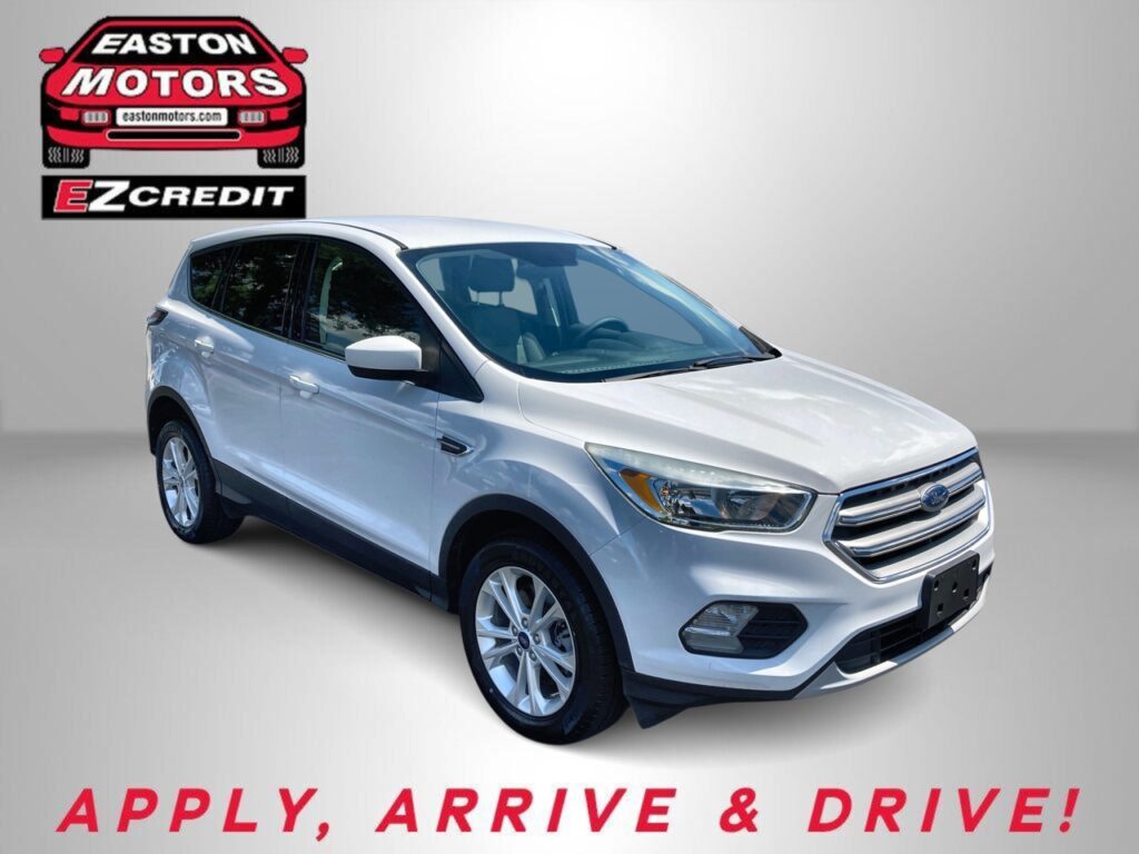 2017 FORD ESCAPE SE