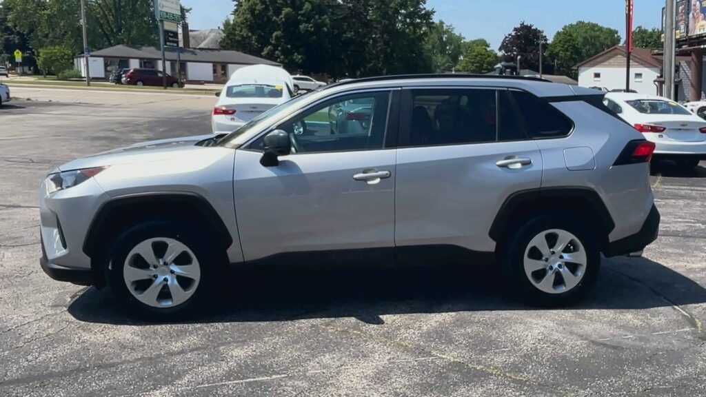 2021 TOYOTA RAV4 LE