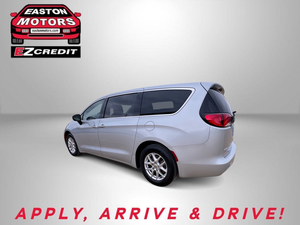 2023 CHRYSLER VOYAGER LX