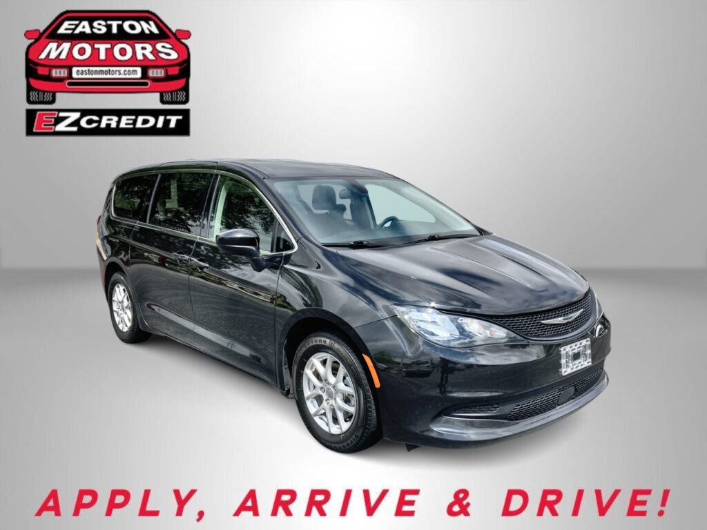 2022 CHRYSLER VOYAGER LX