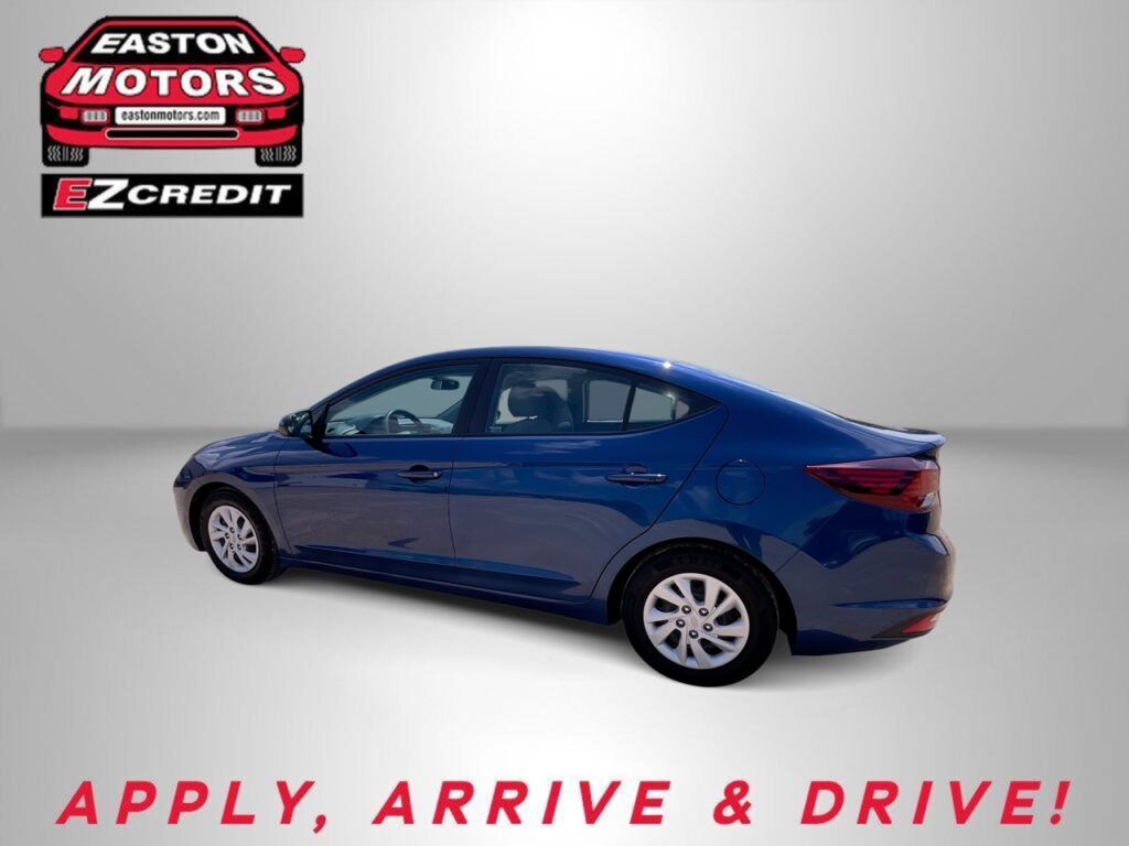 2019 HYUNDAI ELANTRA SE