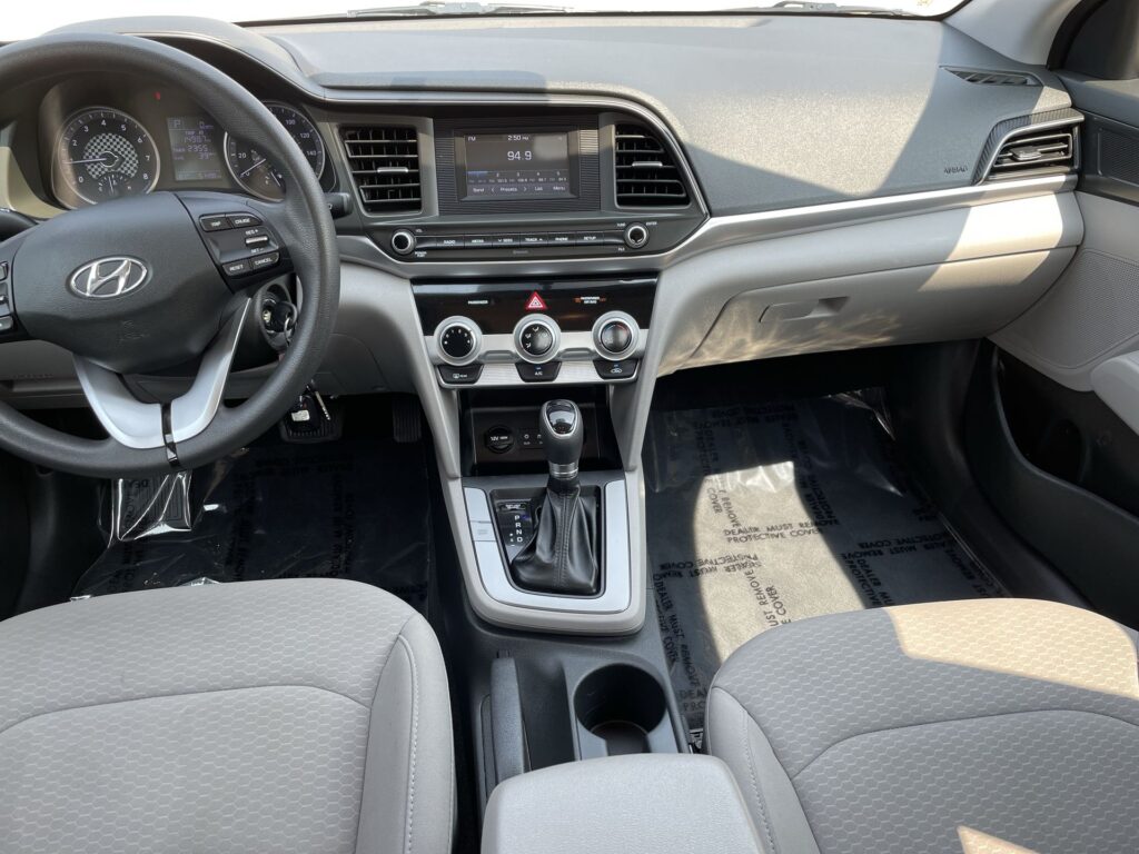 2019 HYUNDAI ELANTRA LIMITED; SE