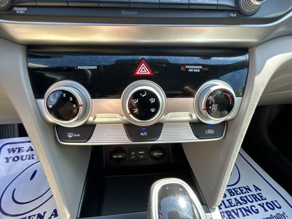2019 HYUNDAI ELANTRA LIMITED; SE