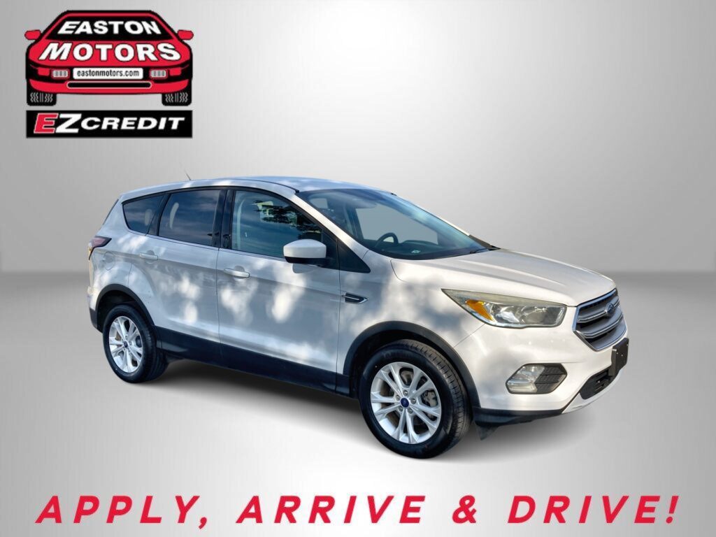 2017 FORD ESCAPE SE