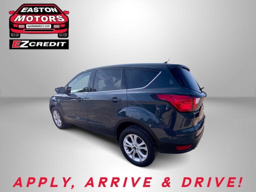 2019 FORD ESCAPE SE