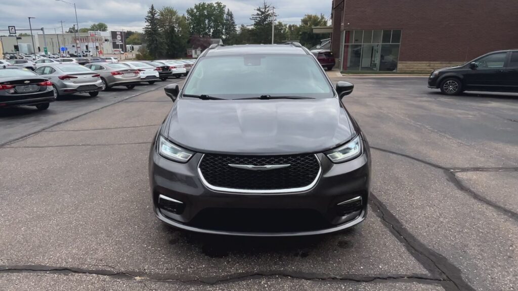2022 CHRYSLER PACIFICA TOURING L