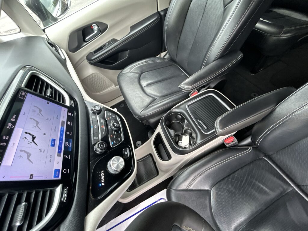 2022 CHRYSLER PACIFICA TOURING L