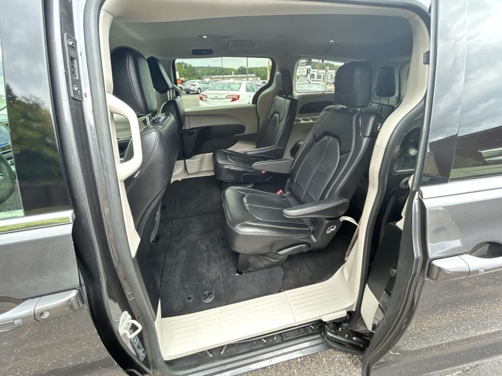 2022 CHRYSLER PACIFICA TOURING L