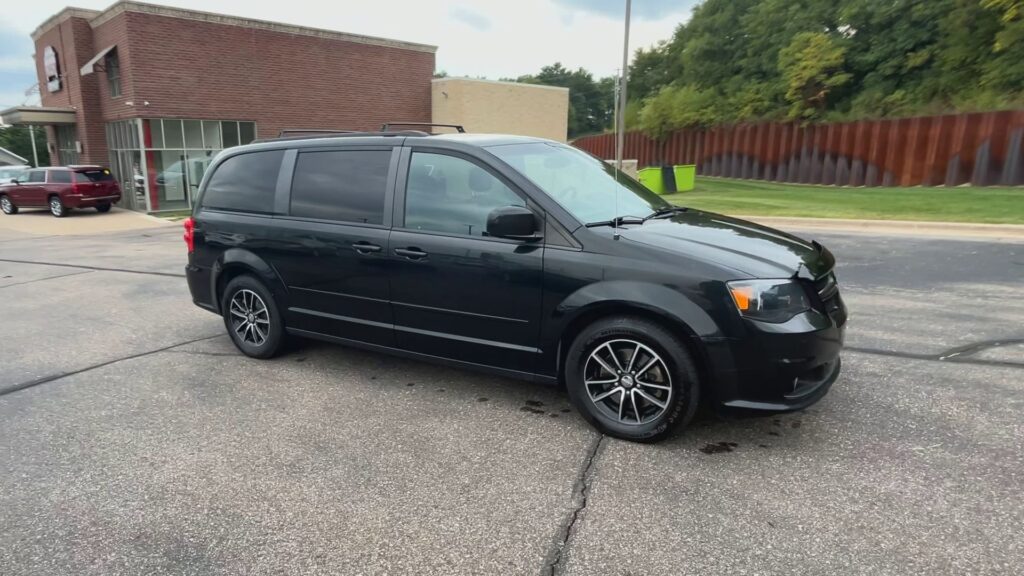 2017 DODGE GRAND CARAVAN GT