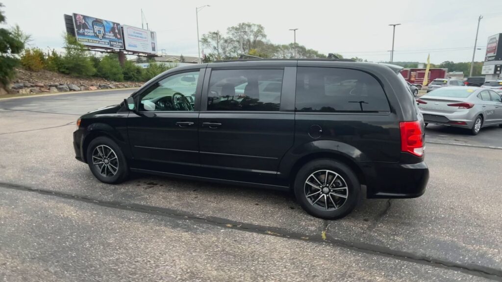 2017 DODGE GRAND CARAVAN GT