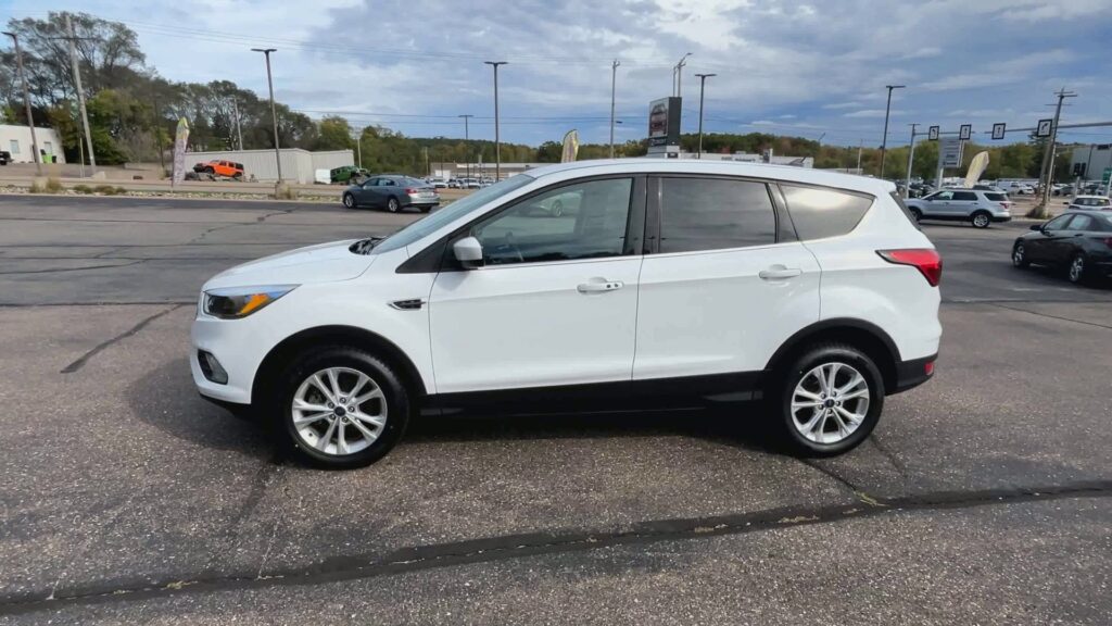 2019 FORD ESCAPE SE