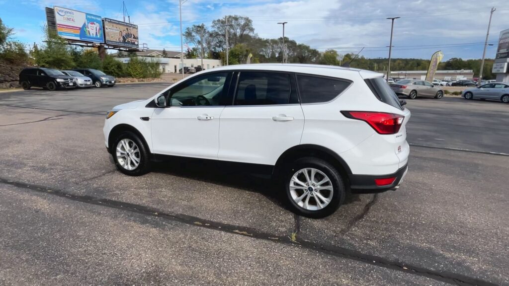2019 FORD ESCAPE SE
