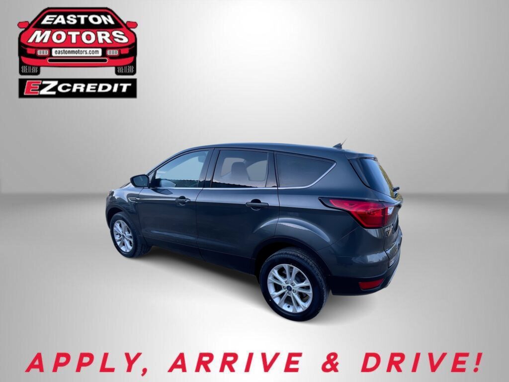2019 FORD ESCAPE SE