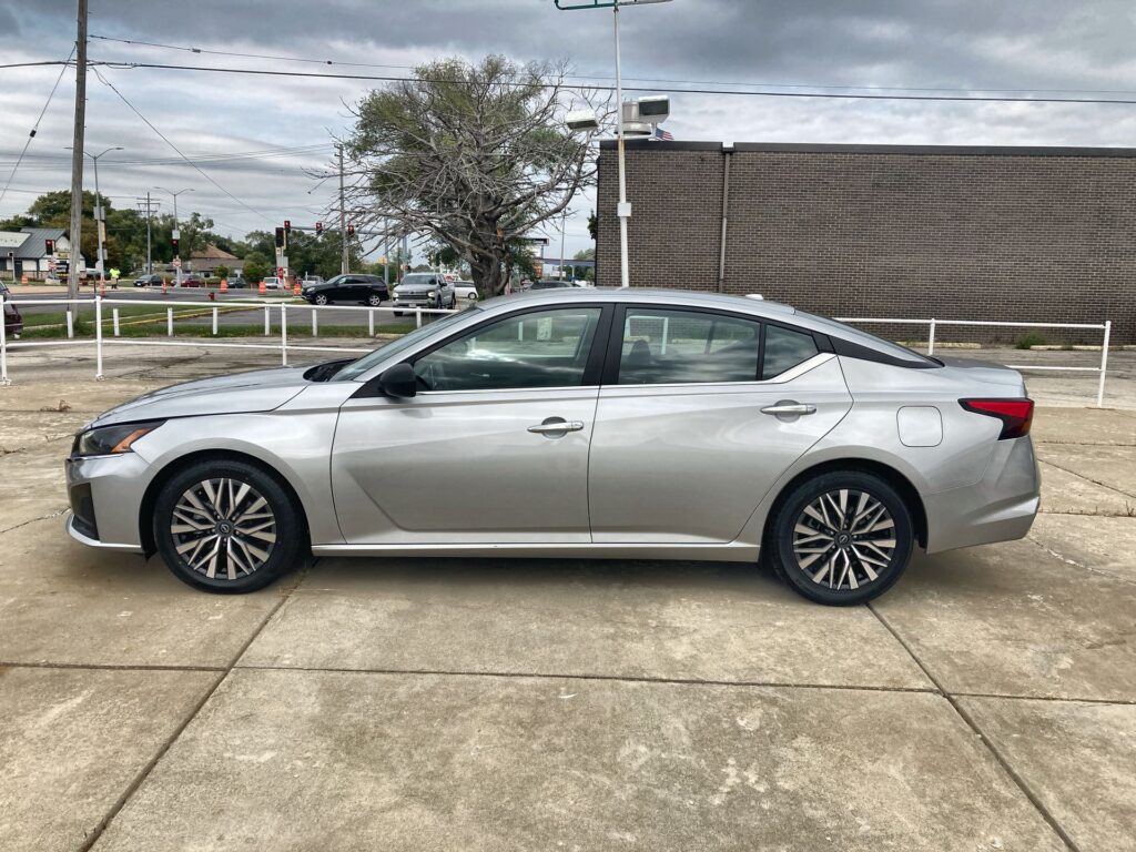 2024 NISSAN ALTIMA 2.5 SV
