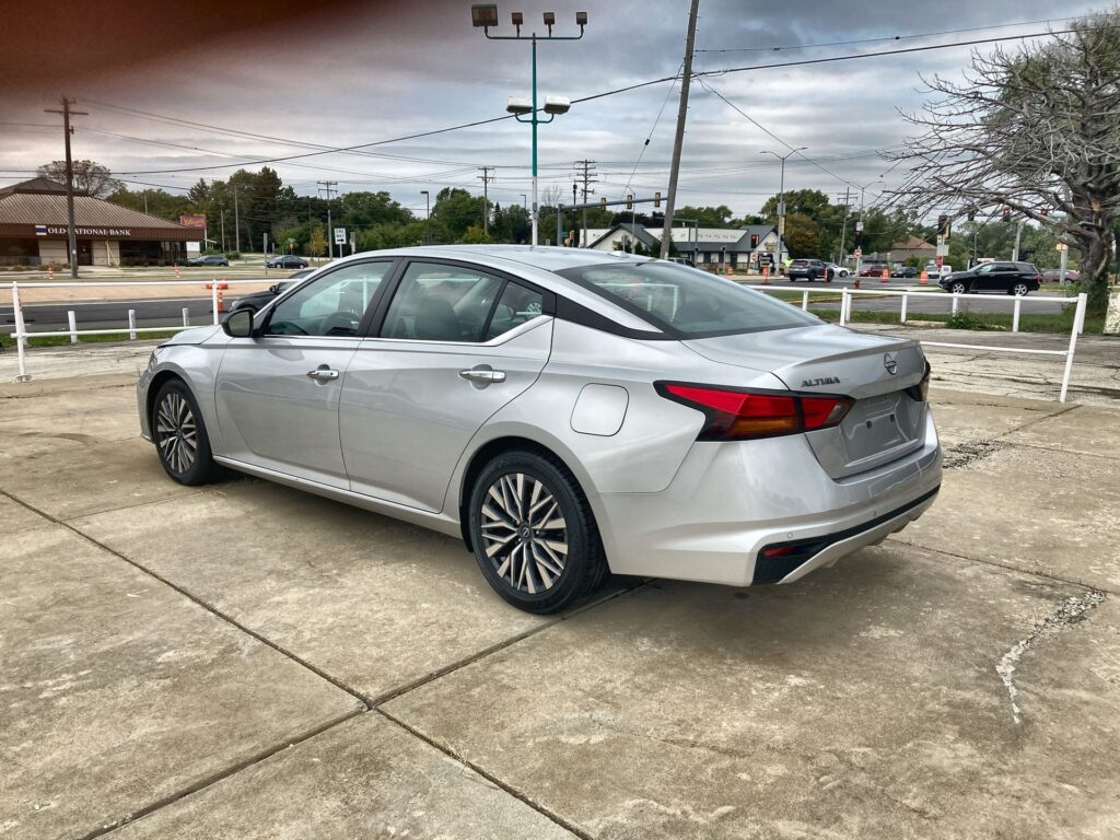 2024 NISSAN ALTIMA 2.5 SV