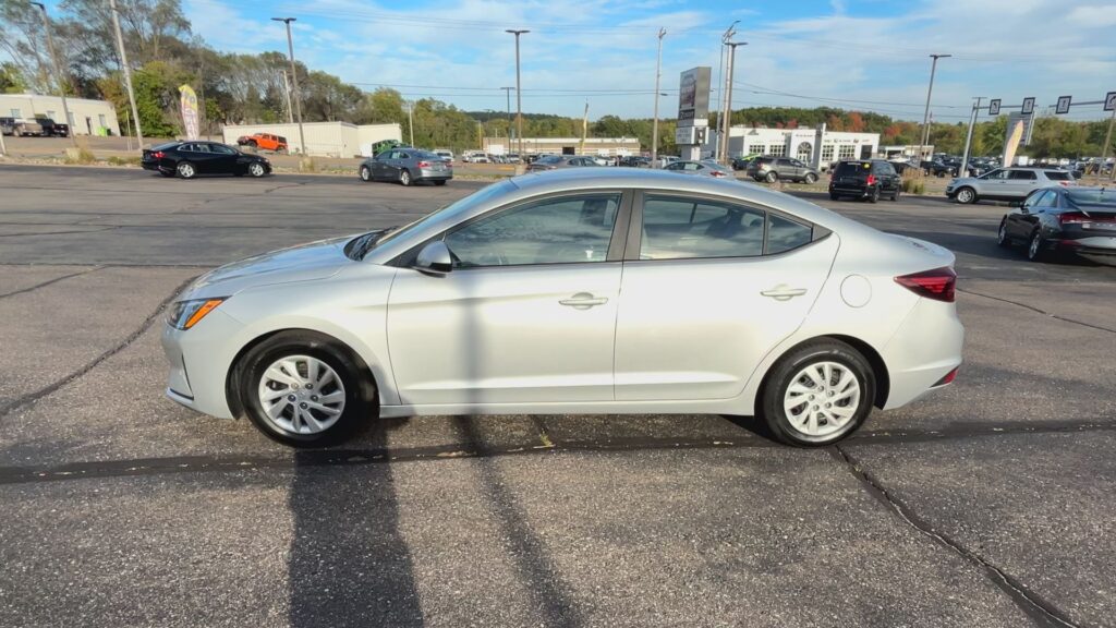 2019 HYUNDAI ELANTRA LIMITED; SE