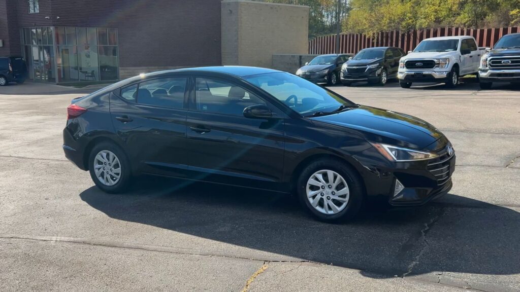 2019 HYUNDAI ELANTRA LIMITED; SE
