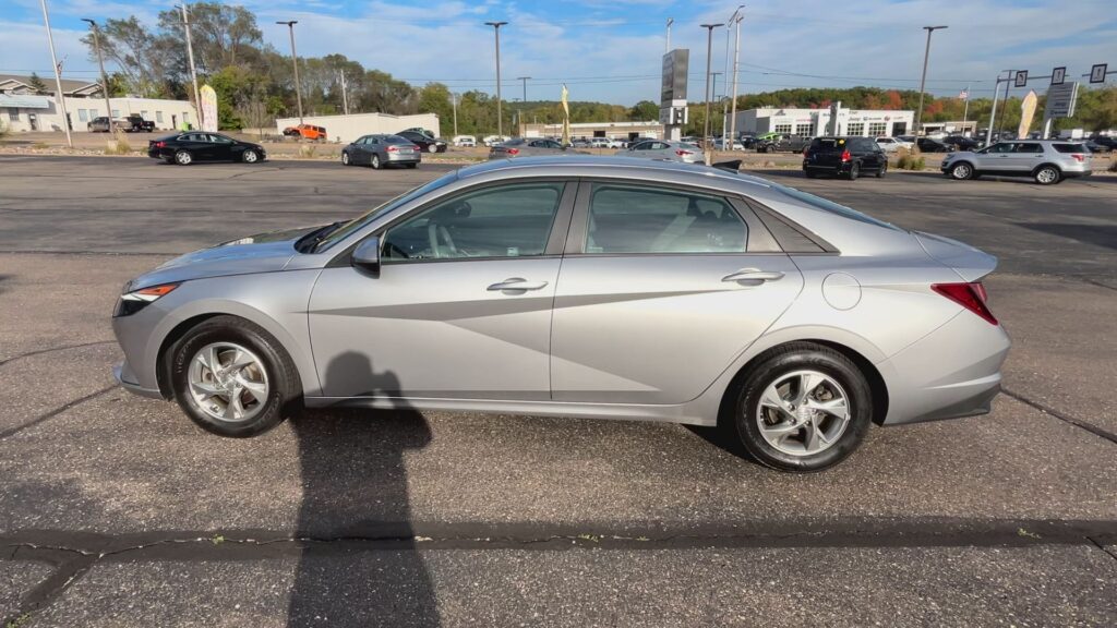 2021 HYUNDAI ELANTRA SE