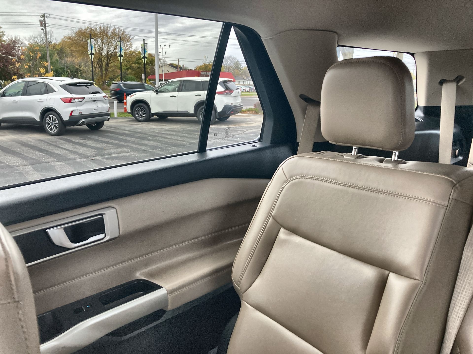 2021 Ford Explorer XLT 4WD's photo