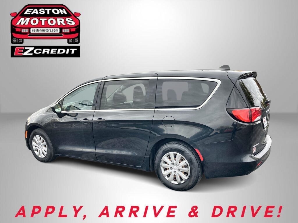 2020 CHRYSLER VOYAGER L