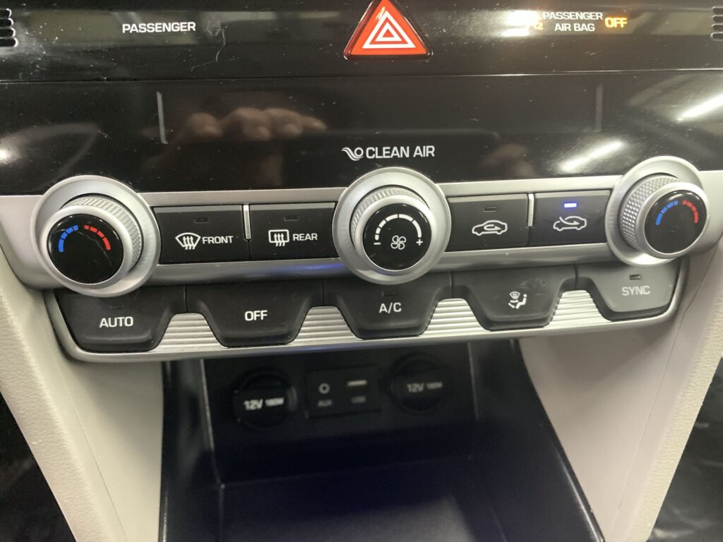 2020 HYUNDAI ELANTRA LIMITED; SE