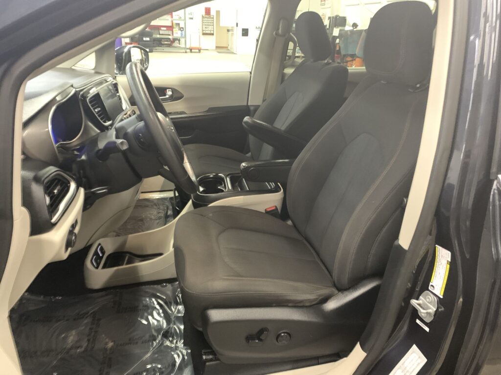 2020 CHRYSLER PACIFICA TOURING