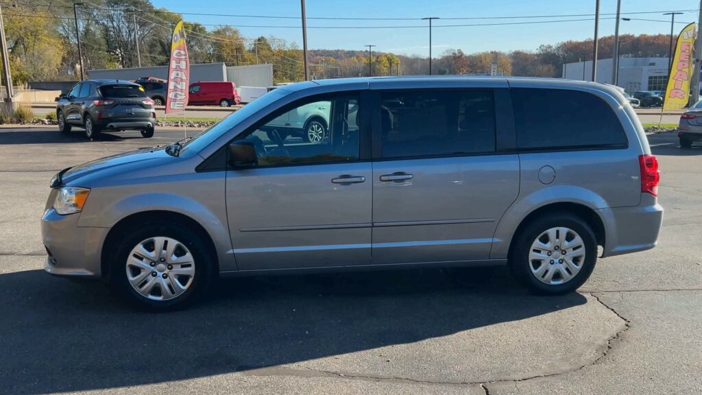 2017 DODGE GRAND CARAVAN SE