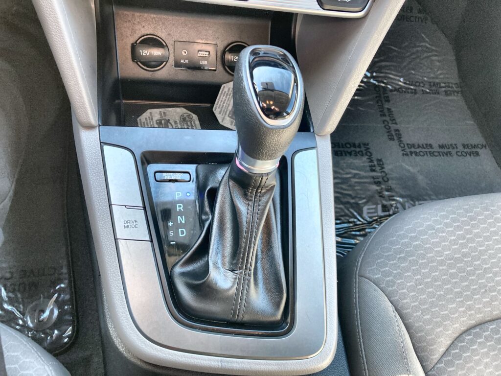 2019 HYUNDAI ELANTRA LIMITED; SE