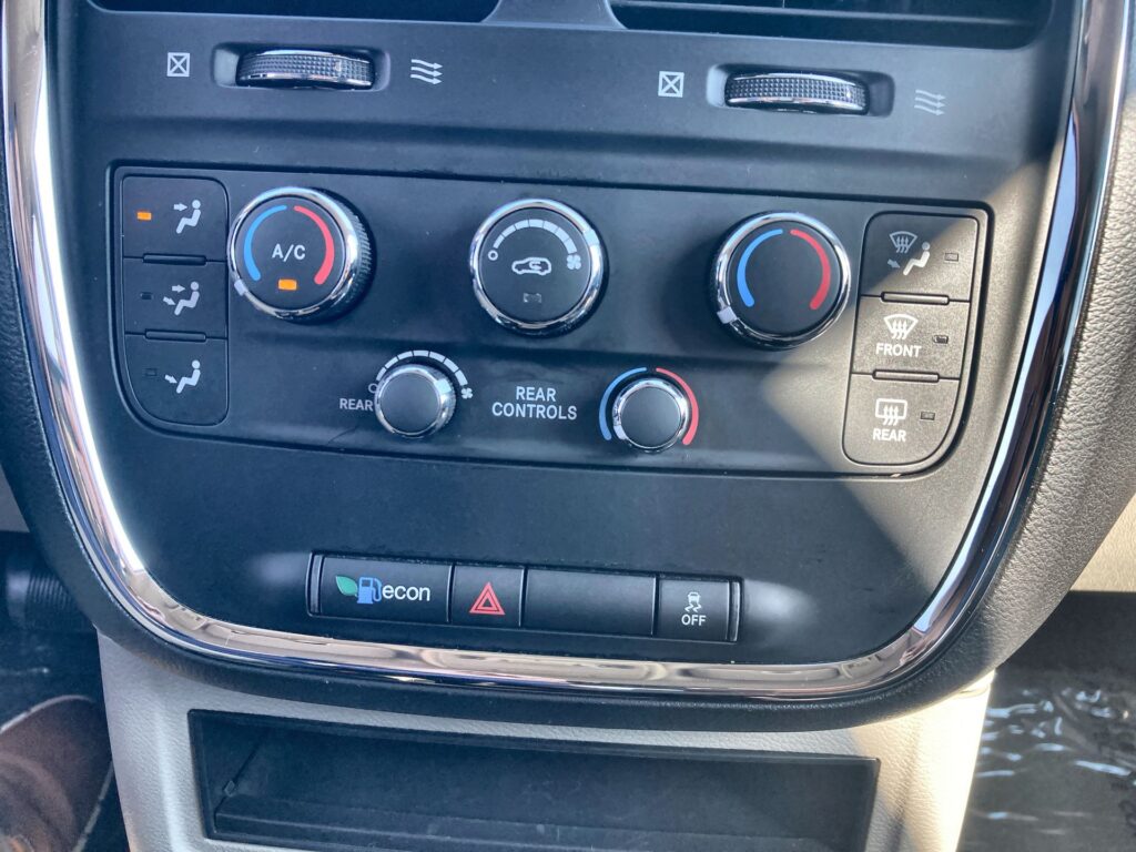2018 DODGE GRAND CARAVAN SE