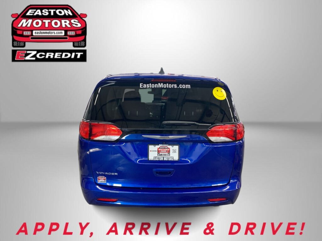 2021 CHRYSLER VOYAGER LX
