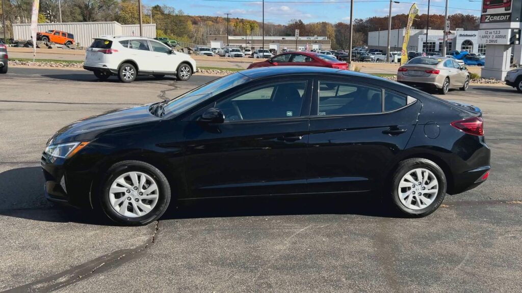 2019 HYUNDAI ELANTRA LIMITED; SE