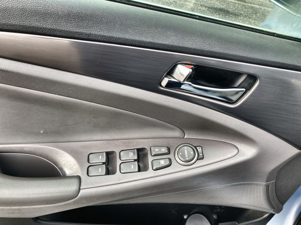 2015 HYUNDAI SONATA HYBRID BASE;