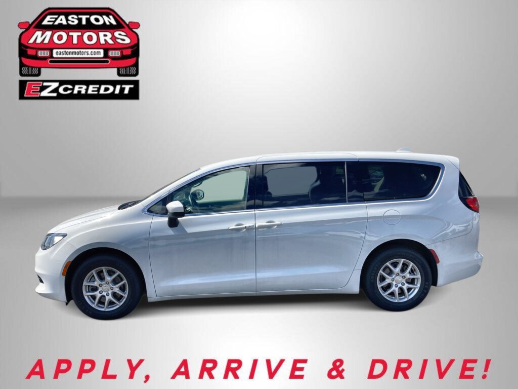 2020 CHRYSLER VOYAGER LX